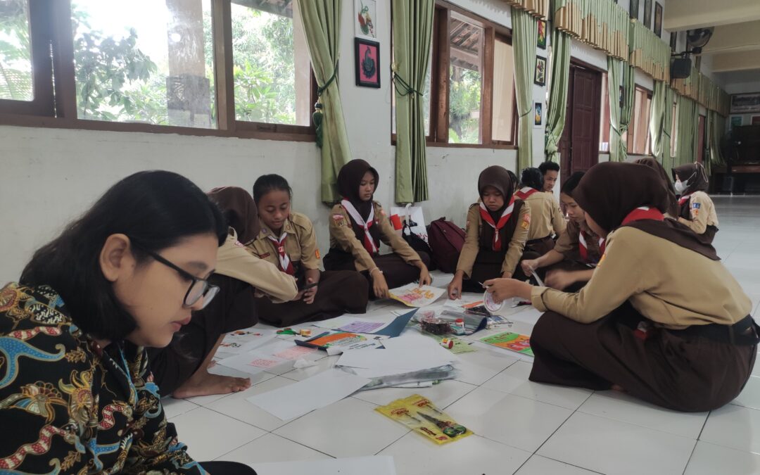 Duta Literasi Gelar Kegiatan Pembuatan Kliping
