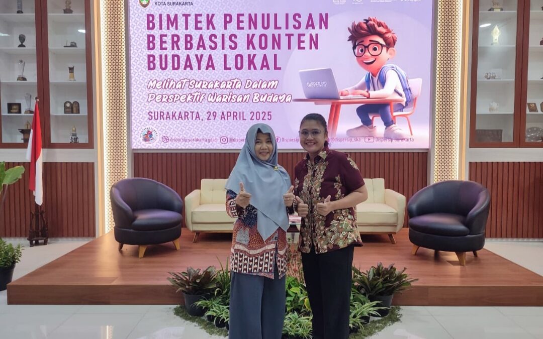 Pegiat Literasi SMP Negeri 8 Surakarta Ikuti Bimtek Kepenulisan Berbasis Budaya Lokal