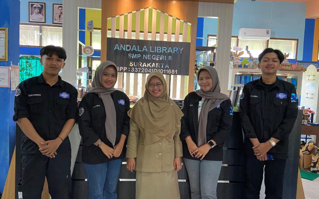Observasi Lapangan: Mahasiswa D3 Perpustakaan UNS Pelajari Manajemen Koleksi di Andala Library