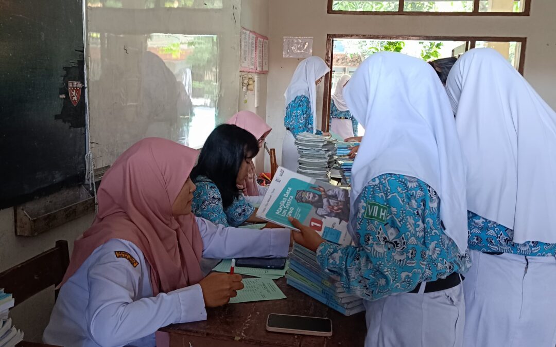 Pengembalian Buku Paket Kelas 7, 8, dan 9 Berjalan Tertib di Andala Library