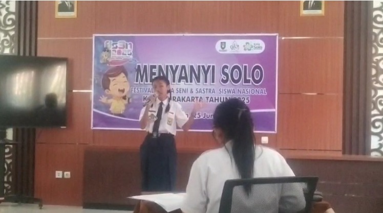 Zia Keandra Wakili SMPN 8 Surakarta dalam Lomba Menyanyi FLS3N-SMP 2025