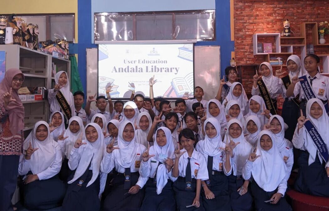 Edukasi Perpustakaan Andala Library SMP Negeri 8 Kota Surakarta untuk Siswa Kelas VII